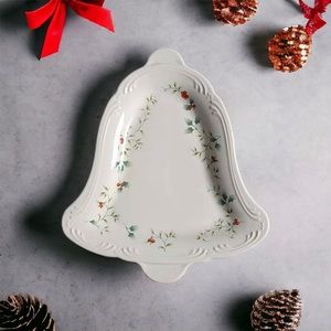 Vintage Pfaltzgraff Winterberry Stoneware Bell Shaped Plate
